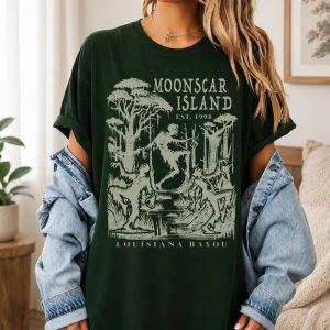 Alternative view of Scooby-Doo on Zombie Island Tee, Moonscar Island T-Shirt