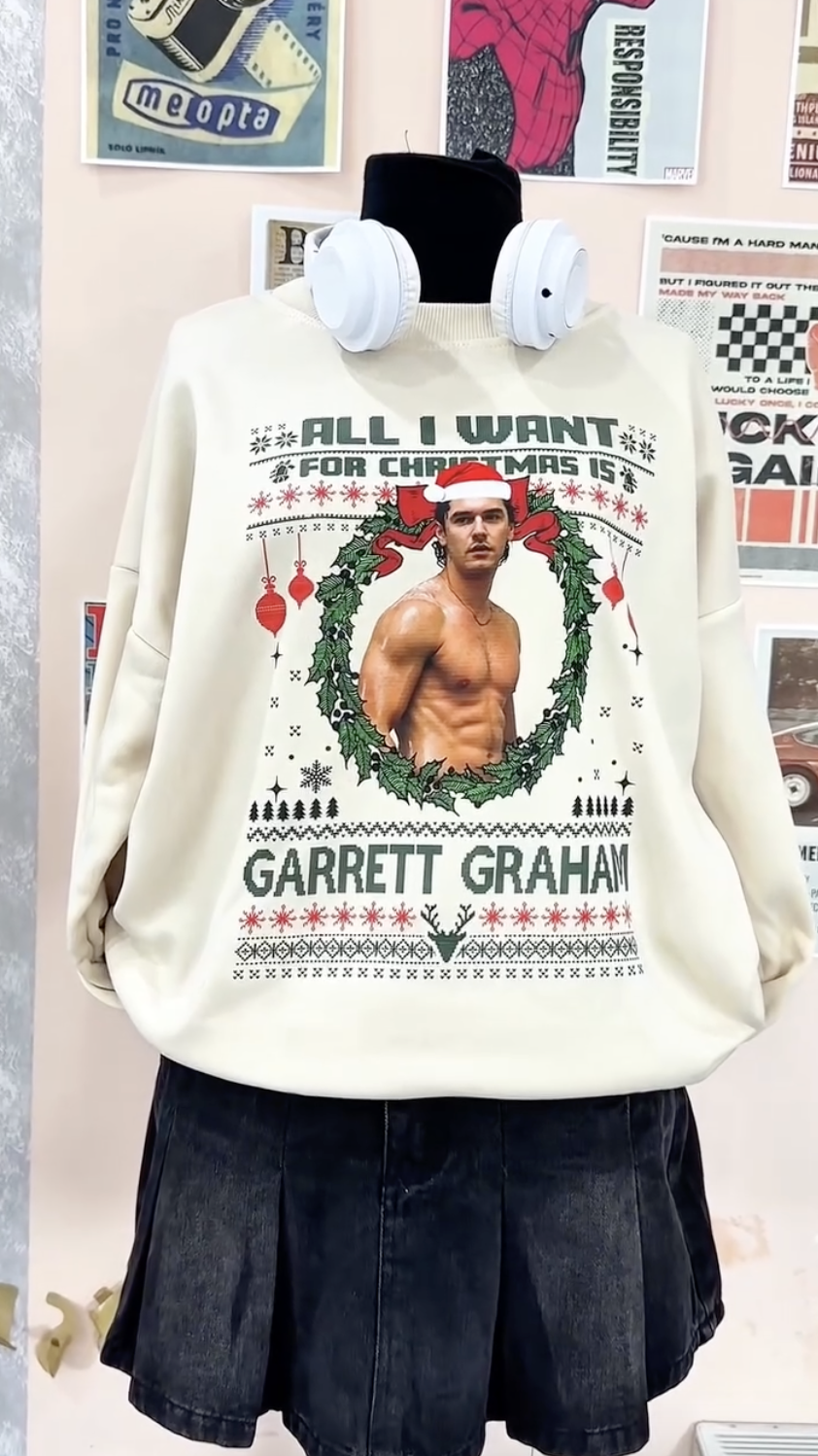 Off Campus Character Christmas Shirt Sweatshirt Hoodie | All I Want For Xmas Is